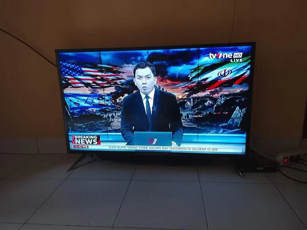 Tv politron 40inch mulus