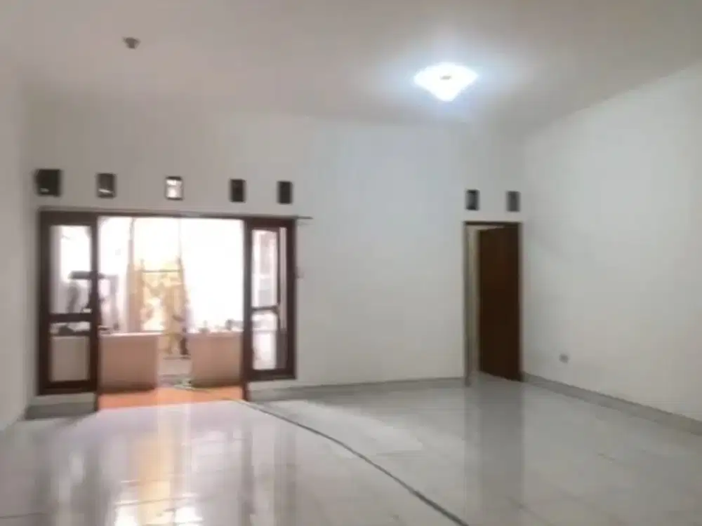 Disewakan Rumah cocok untuk usaha ato tempat tinggal di Taman Gigi, Galaxy Bekasi