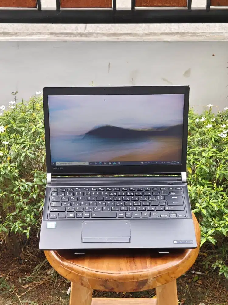 Toshiba Dynabook R73 Core i3 Gen 6 RAM 8GB SSD 128GB Bergaransi