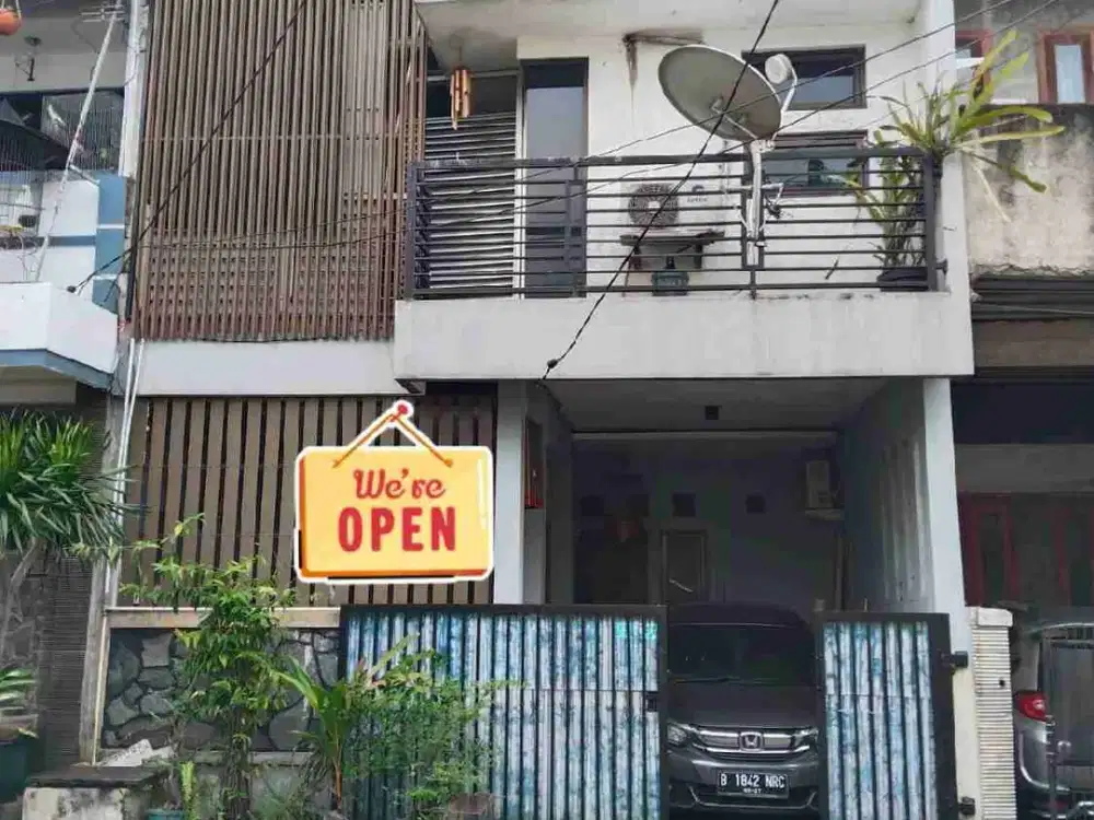 Rumah siap huni di Graha Raya, Bintaro.