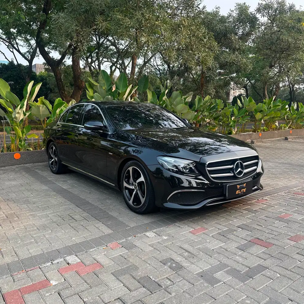 ! ODO 15RB ! Merc Benz E300 Sport Style 2020