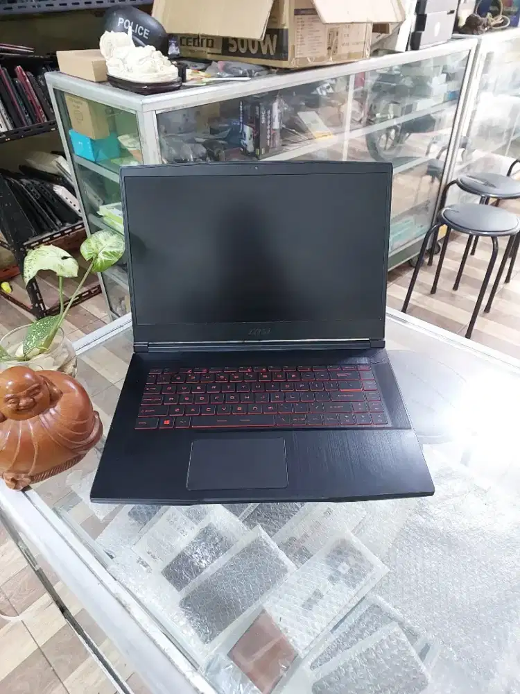 Laptop msi core i5-9500. Ram 32Gb. SSD 1.5TB. GTX1650 with max Qdesign