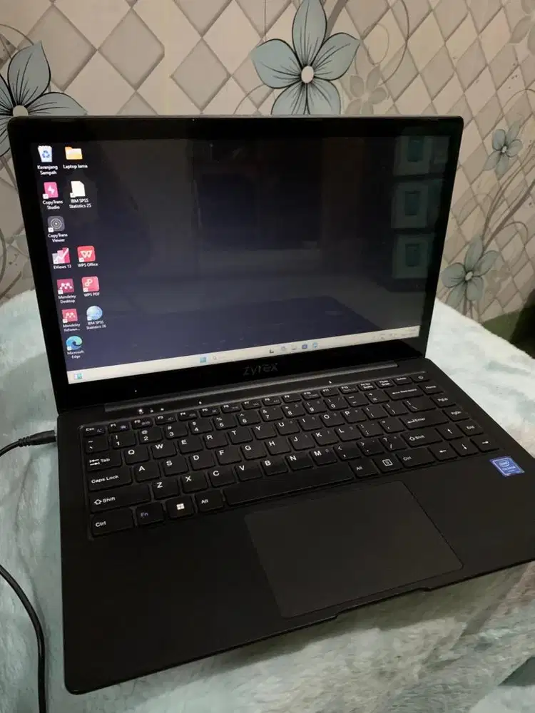 Dijual Laptop Zyrex Bunaken (Bekas Pemakaian Kuliah)
