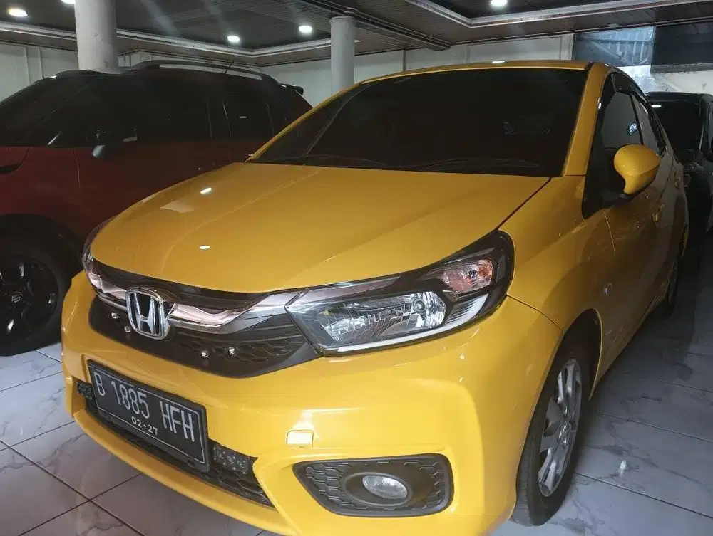Honda Brio e Satya at warna pavorit DP 5jt tahun 022