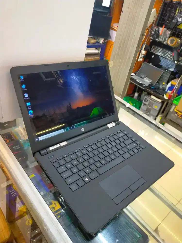 jual laptop Hp 14 AMD A9 ram 4 SSD 256 GB