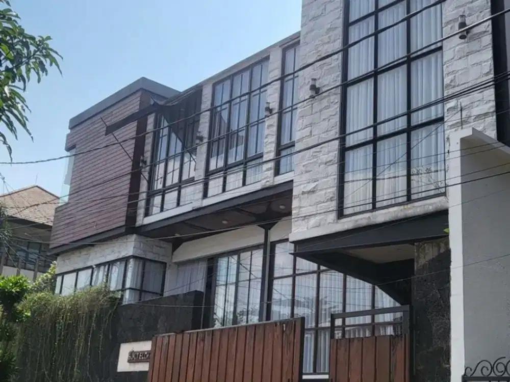 Dijual Rumah Hook Semi Furnished Siap Huni Dalam Komplek Lokasi di Gegerkalong Bandung