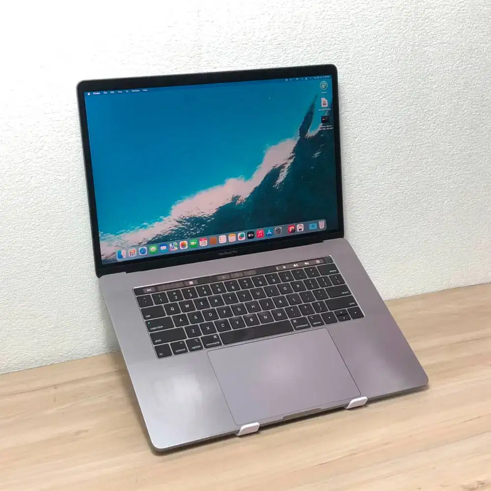 MACBOOK PRO A1990 (2018) 15 INCH Intel Core i7-8850H RAM 16GB SSD 1Tb