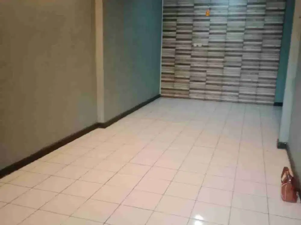 dijual rumah siap huni 1,5 lantai