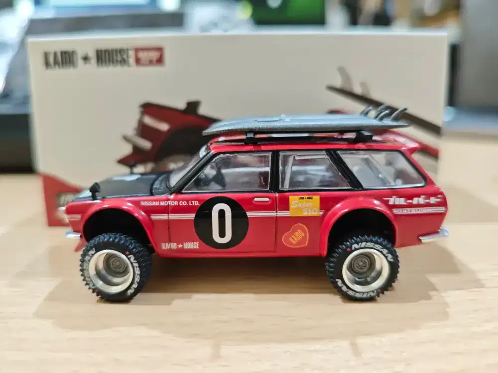 Mini GT Kaido House Nissan Datsun