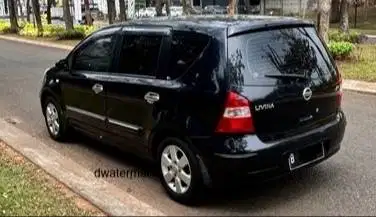 Nissan Livina XR 2008 with Rear Camera