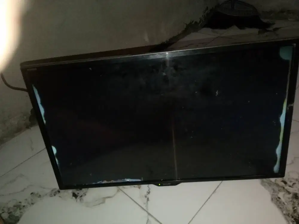 tv led Sharp 24 inci, pemakan 2 tahun