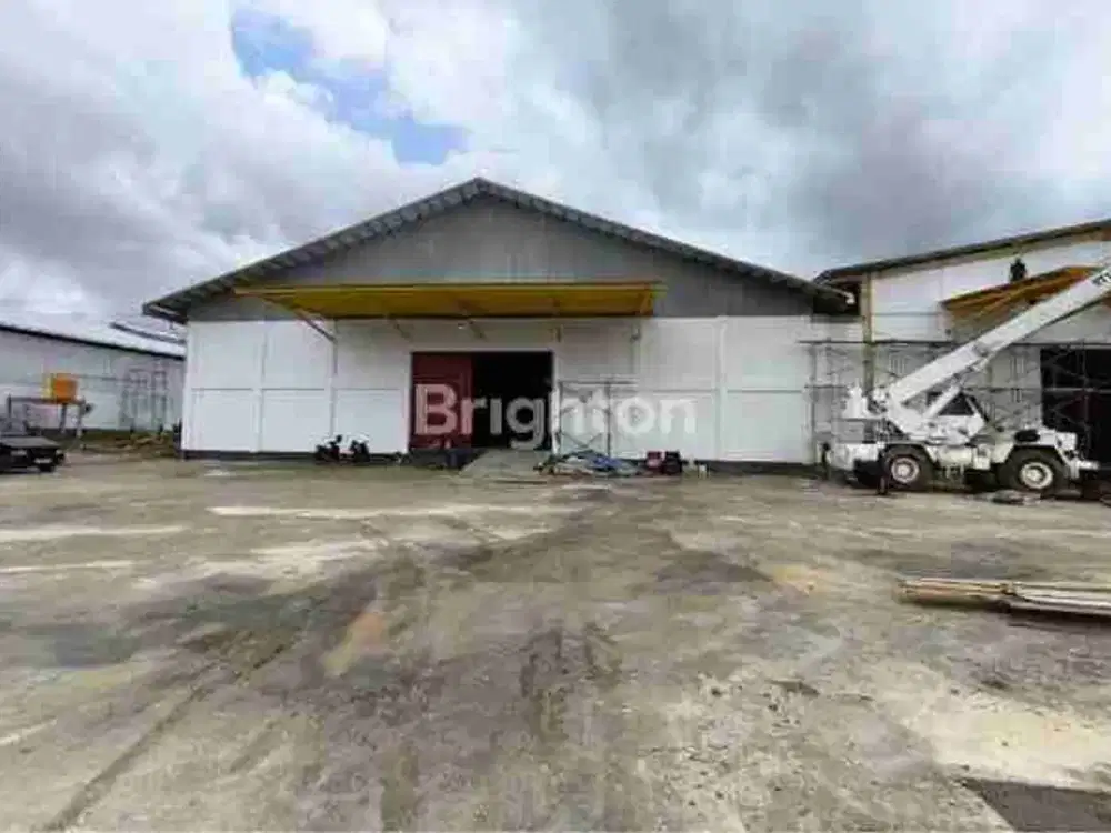 DISEWAKAN GUDANG BESAR PARKIRAN LUAS LOKASI KM 13 PULAU BALANG