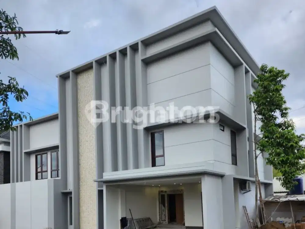 RUMAH MEWAH 3LT DI LINGKUNGAN SUPER ELITE  DEKAT KAMPUS UII