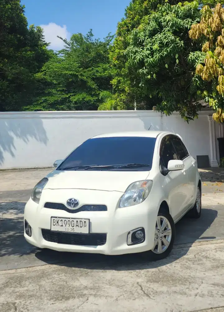 TOYOTA YARIS 1.5 J AT 2012