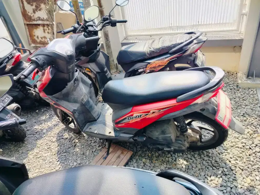 For sale beat 2013 merah