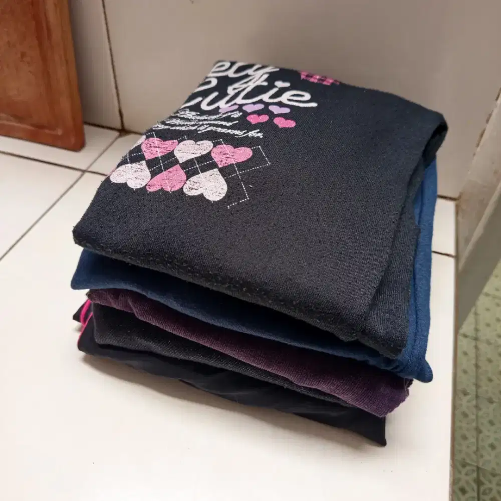 Celana remaja dan sweater