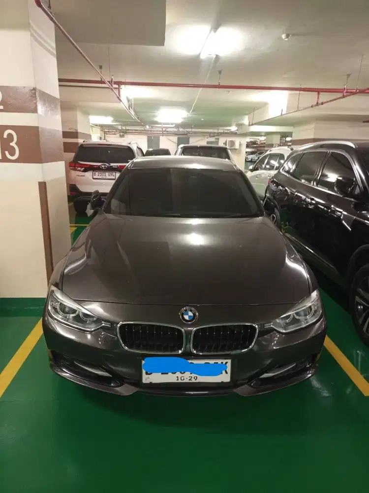 BMW 320i SPORT (2014)