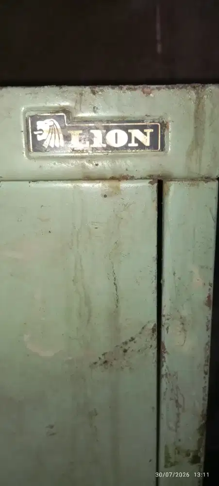 Lemari besi /Filling kabinet bekas