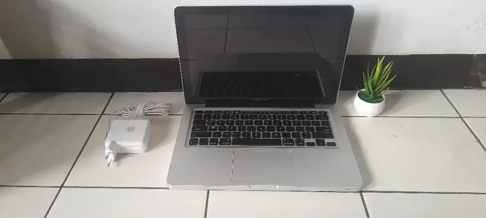 Macbook core i7 ram 8 ex ibox