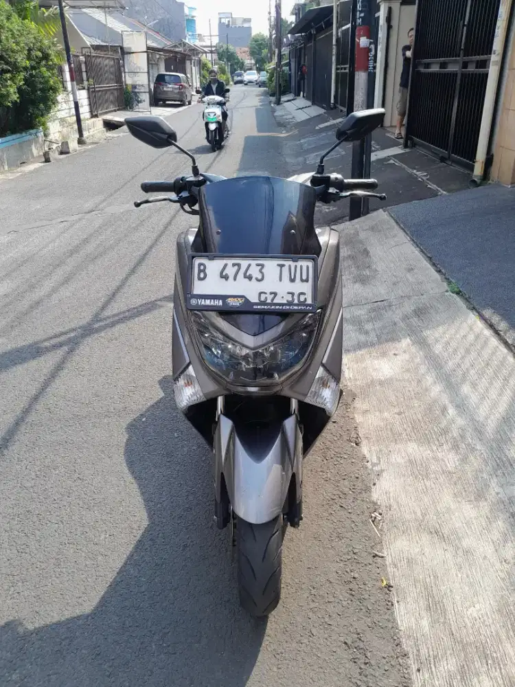 Yamaha  n max th 2018 .kondisi siap pakai surat lengkap dan ready