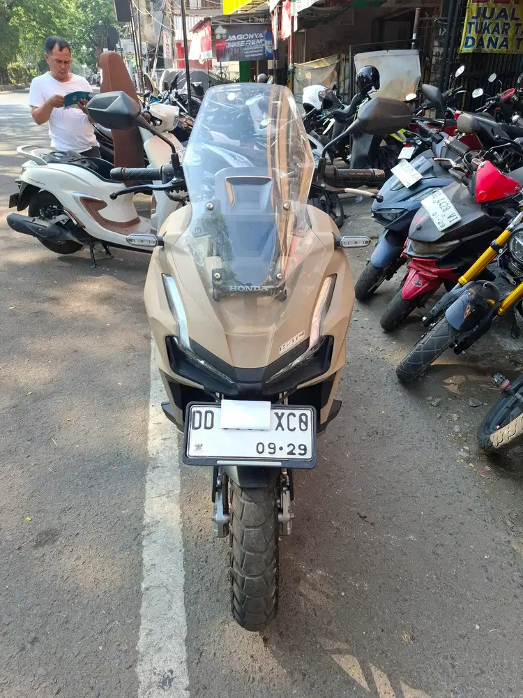 Honda Adv 160cc 2024 Cokelat ABS Keyless