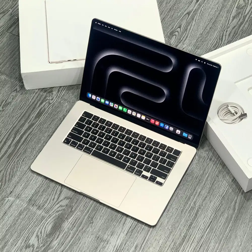 BH 100% MACBOOK AIR M3 8GB/512GB 15inch GARANSI ON 2027