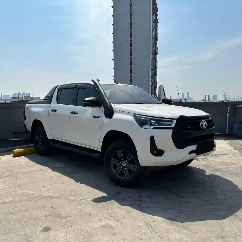 Toyota Hilux V A/T 2021 Putih Matic White Murah 4x4 Revo Roco Bekas