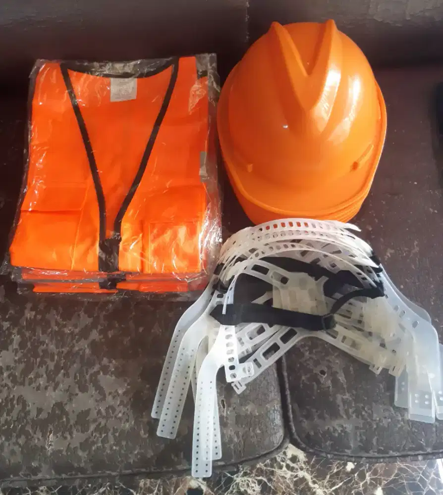 Baju & Helm Safety