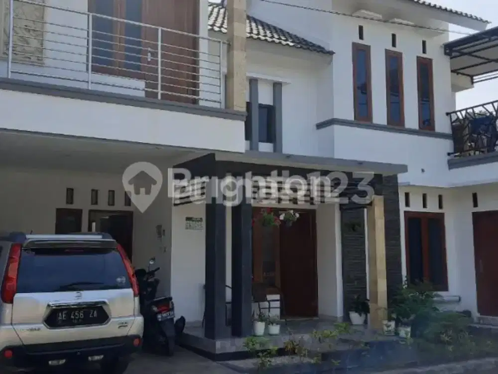 RUMAH 2LT PINGGIR JALAN ASPAL  VIEW BUKIT BINTANG