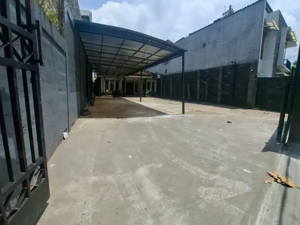 DISEWAKAN KEMBALI RUMAH LUAS SEMI FURNISH DI TURANGGA*SANGAT COCOK UNTUK USAHA,KANTOR & GUDANG