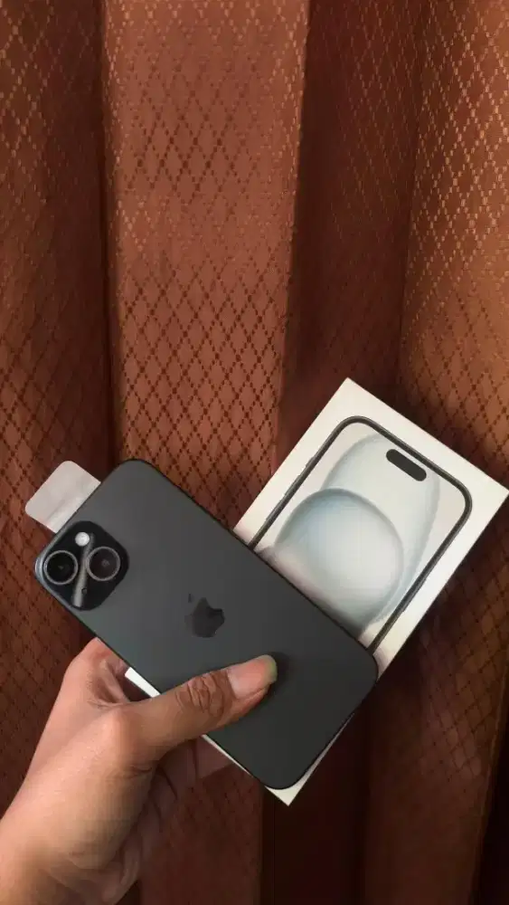 IPHONE 15 256GB MASIH BARU BANGET