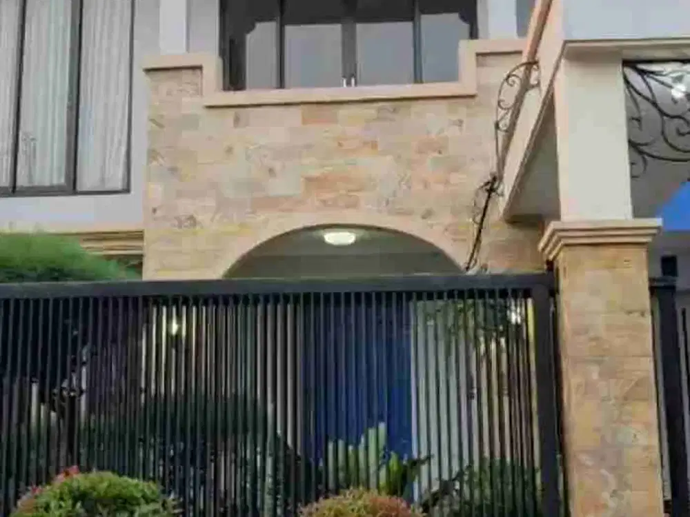 Rumah Mewah 2 Lantai Full Furnis di Duren Sawit