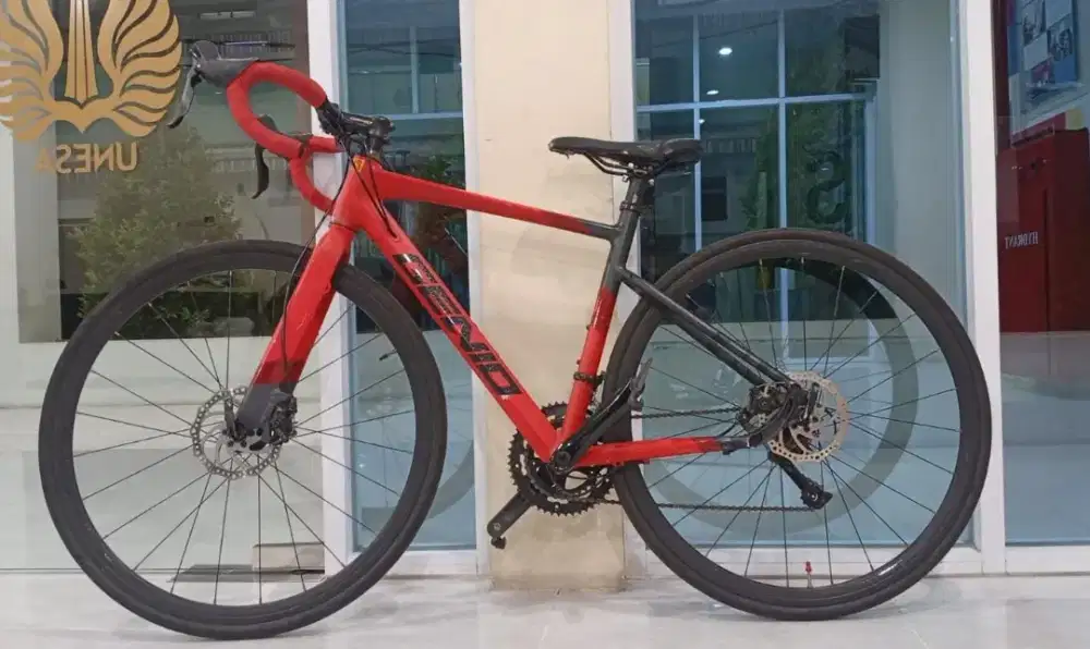Roadbike warna merah