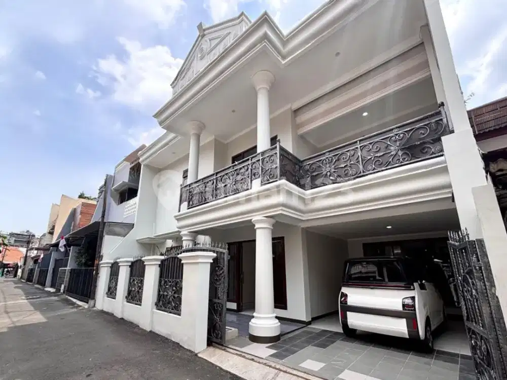 Rumah Mewah di Tebet Barat, Akses Mudah Dekat Taman
