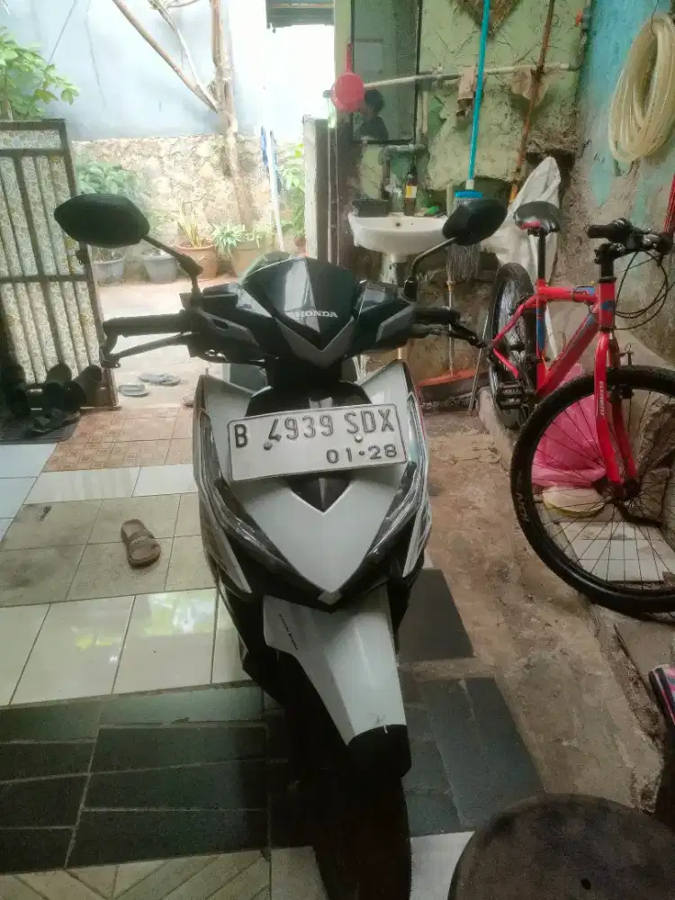 Vario 125 tahun 2018 mulus