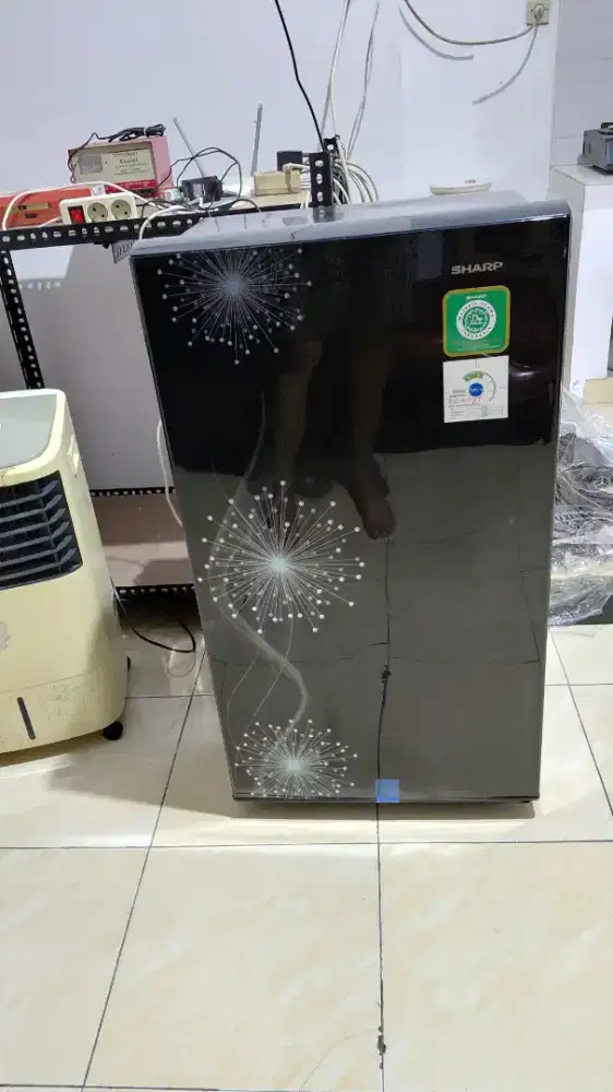 Kulkas sharp 1pintu.bgaus normal