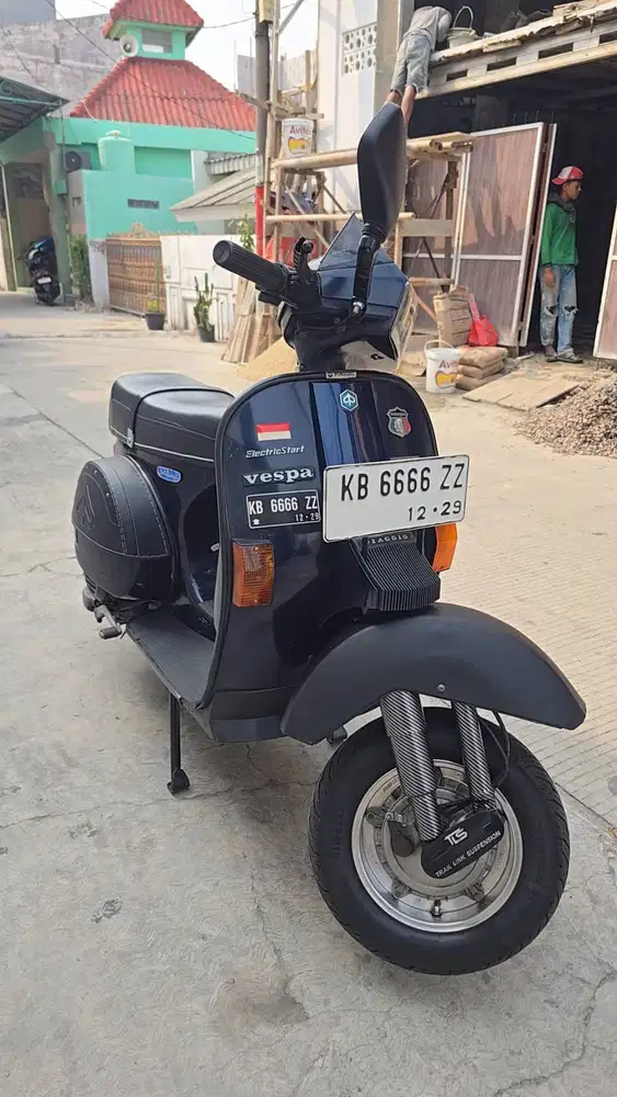 VESPA VINTAGE  1994 ORIGINAL DI JUAL SANTAI