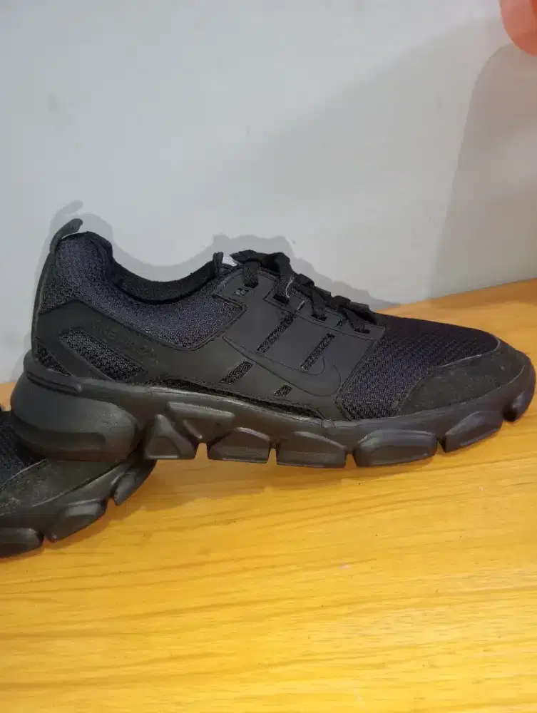 Sepatu nike size 42