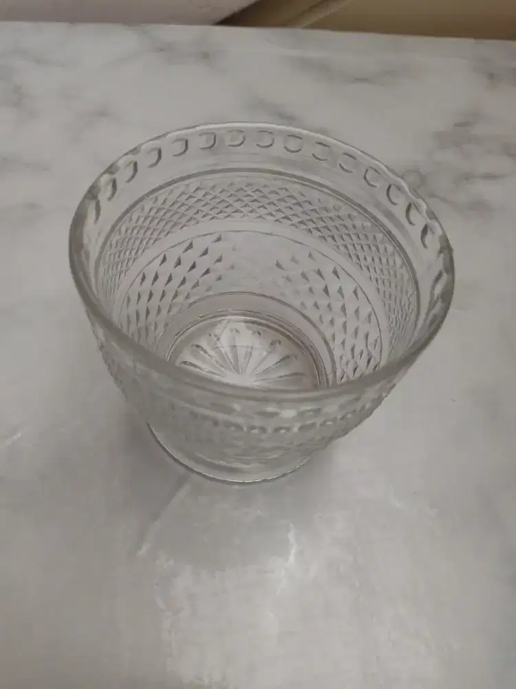 Toples kaca timbul kristal tanpa tutup