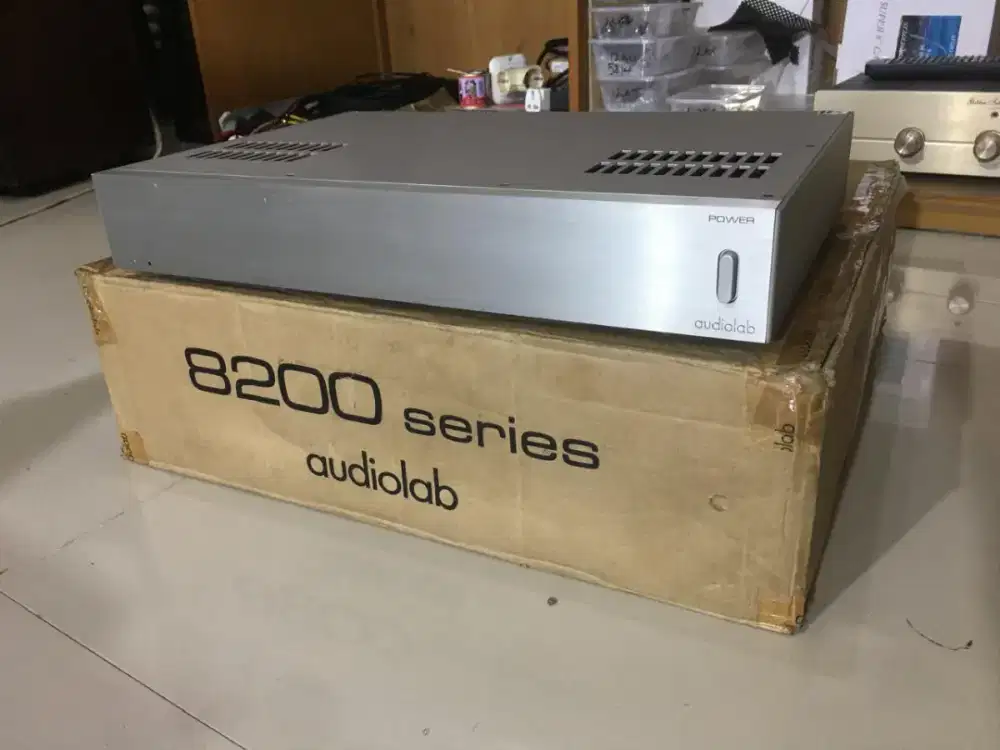 stereo power amplifier AUDIOLAB 8200P