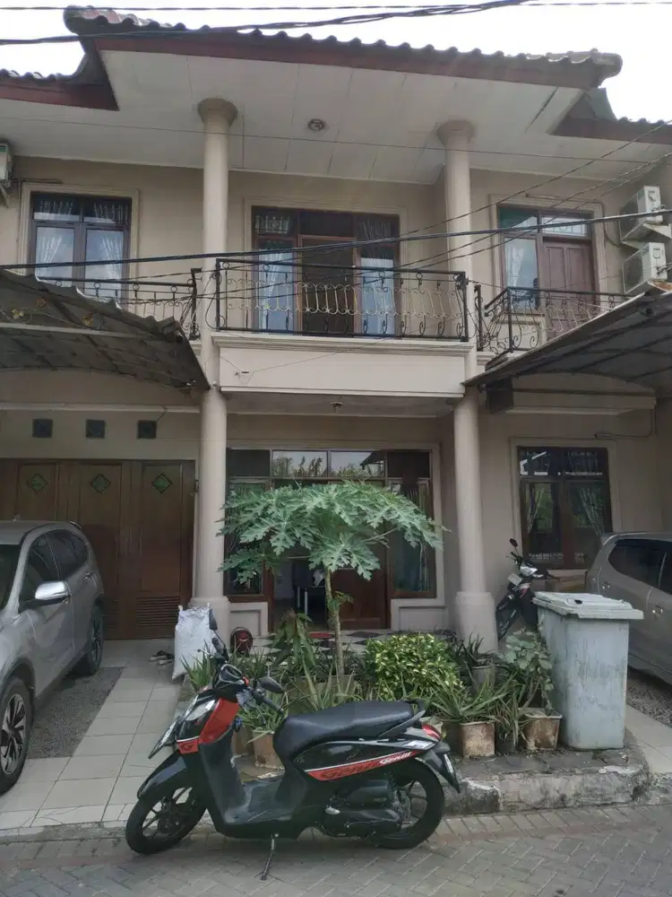 Dijual rumah 2 lantai