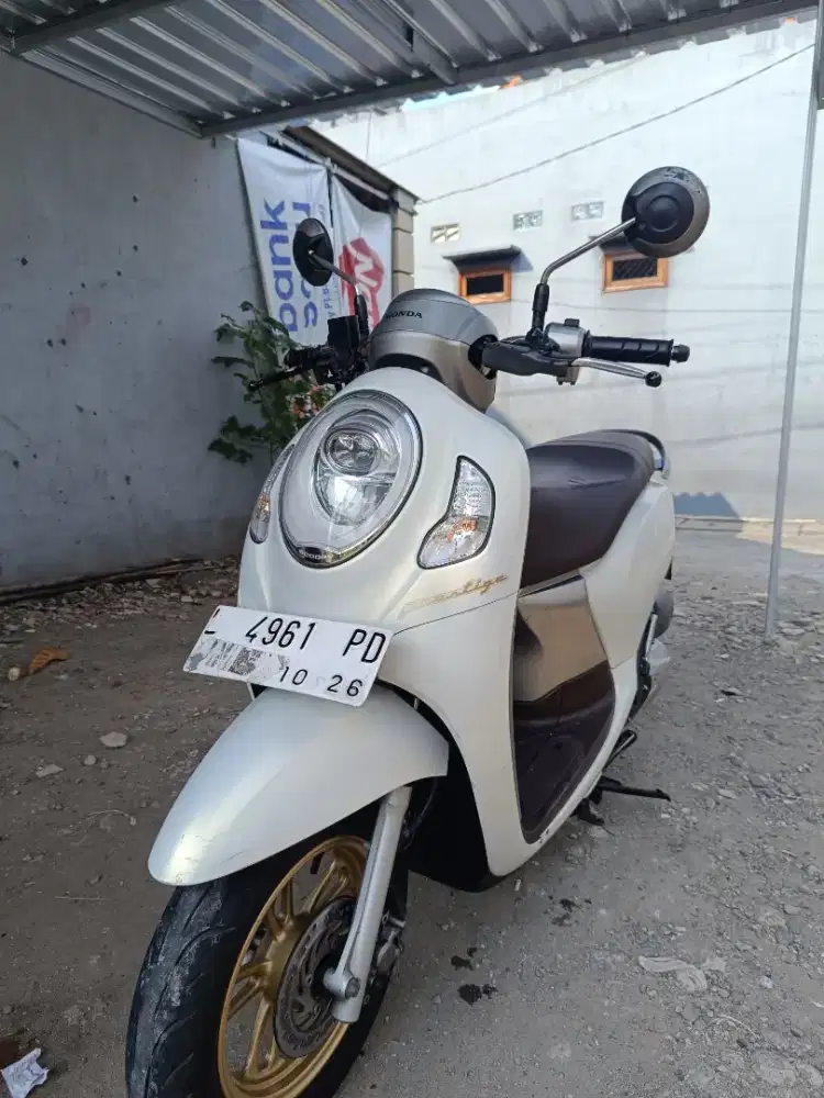 Di jual scoopy 2021