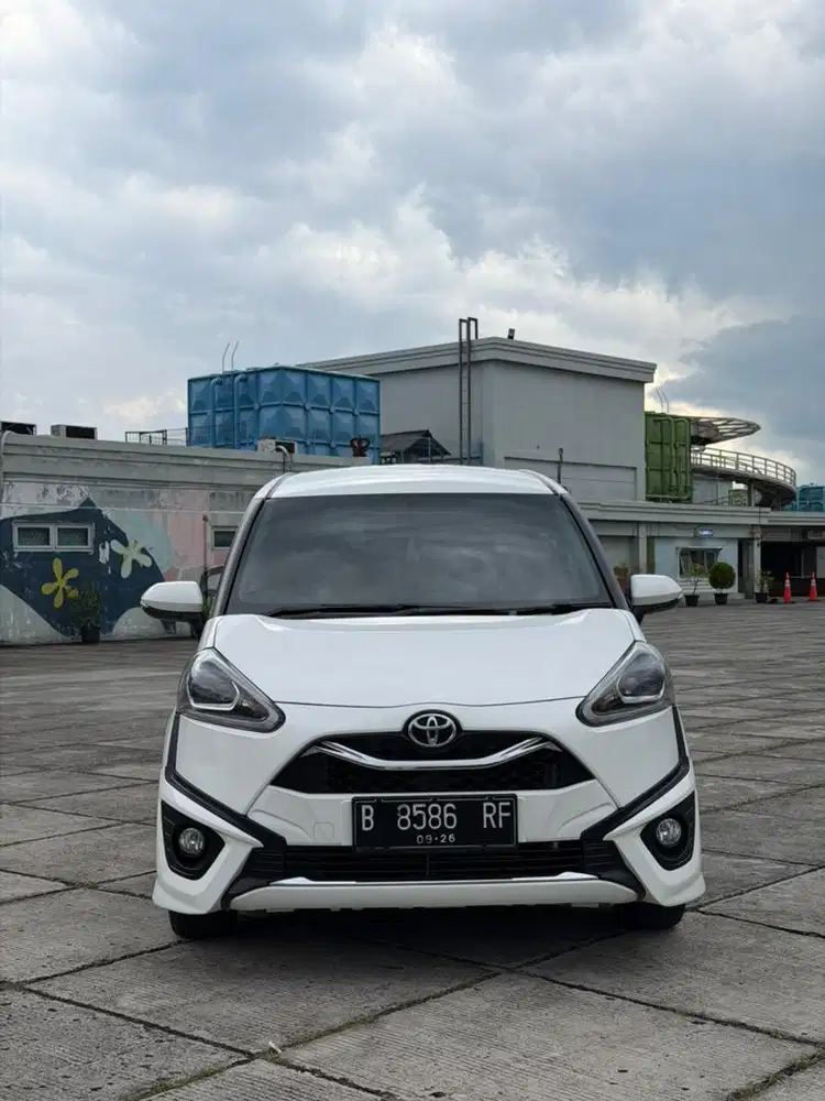 (Km Low 50ribuan Record) TOYOTA SIENTA 1.5 Q AT 2021
