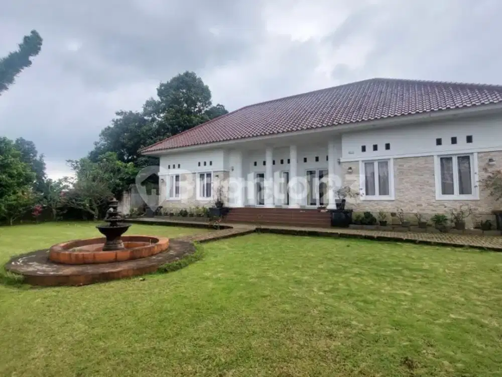 VILLA DAN KOLAM RENANG YANG ASRI DAN NYAMAN DI CARINGAN BOGOR