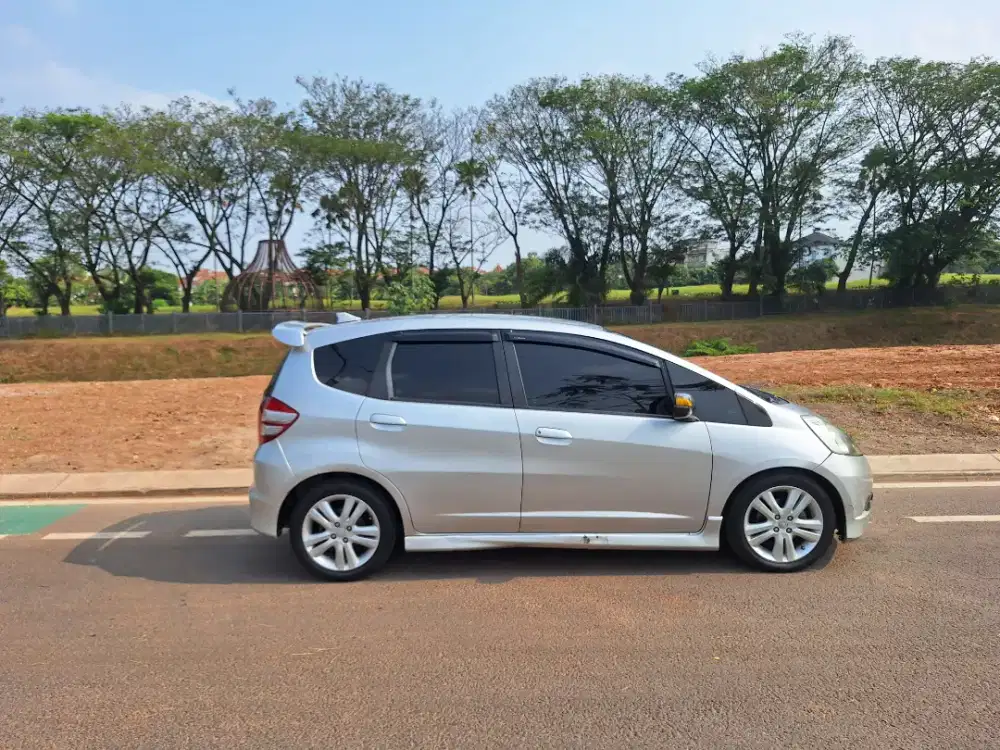 Honda Jazz RS 1.5 tahun 2010 A/T