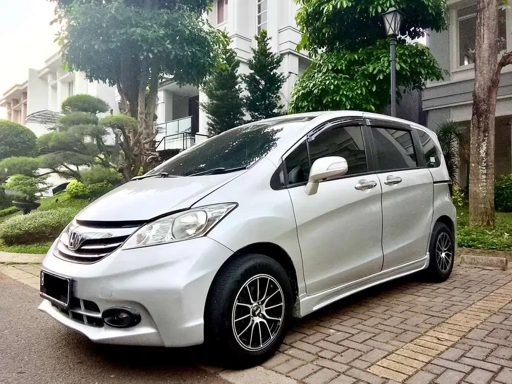 Honda Freed 2012 Bensin