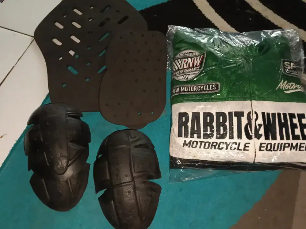 Menjual jaket rabbit wheels