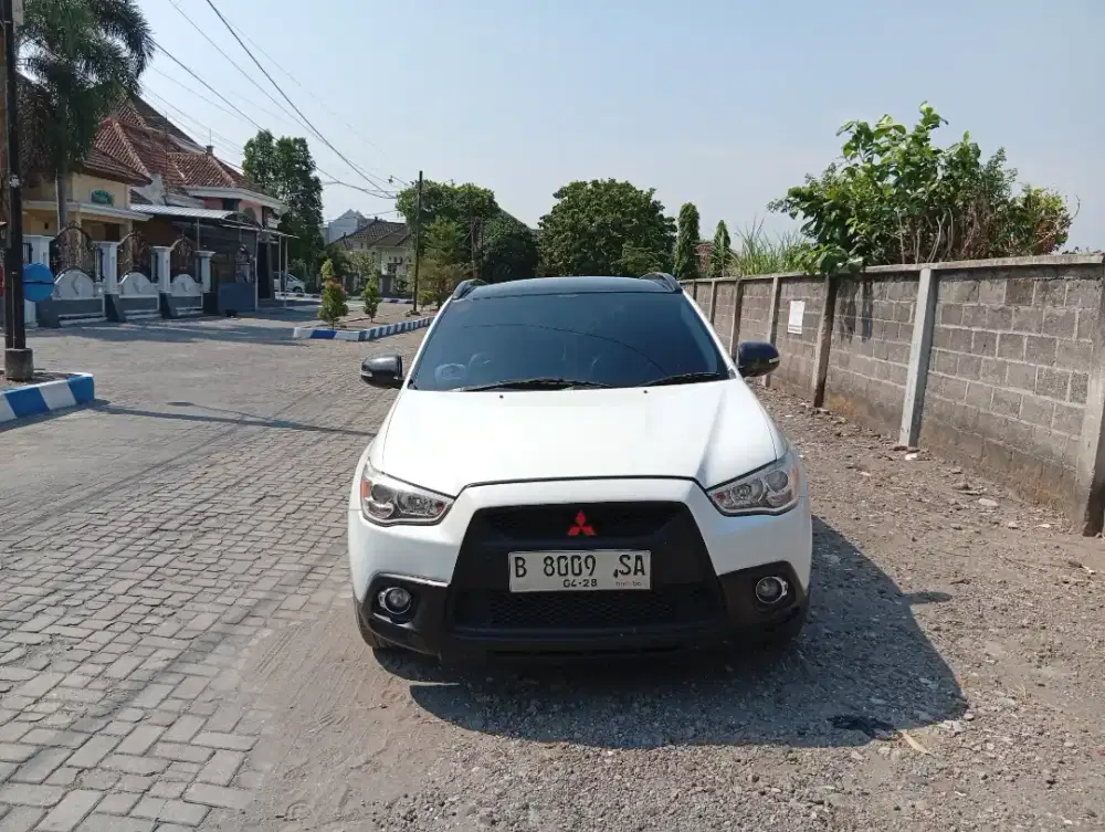 Outlander PX matic AT 2000 cc panoramic siap pakai bebas laka
