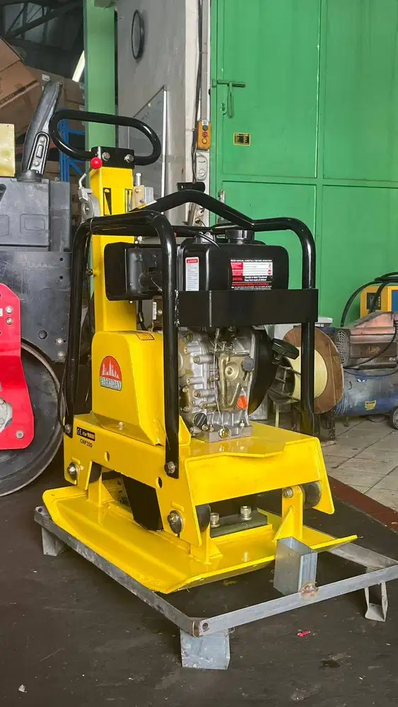 Everyday Plate Compactor Diesel C160D | Alat berat alat konstruksi