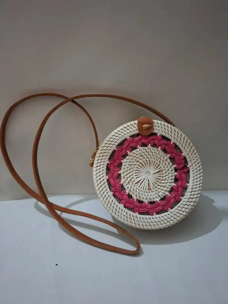 Tas Etnik dari Rotan